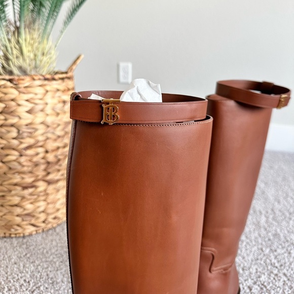 Burberry Tan Redgrave Flat Knee High Boots- Size 37 - Picture 6 of 8